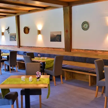 Aurach Hotell 3*