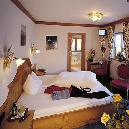 Отель Aurach 3*