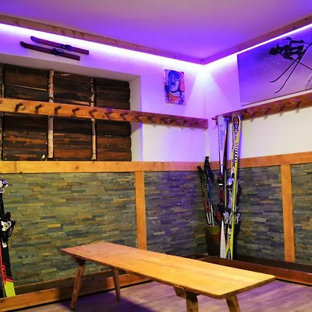 Отель Aurach 3*